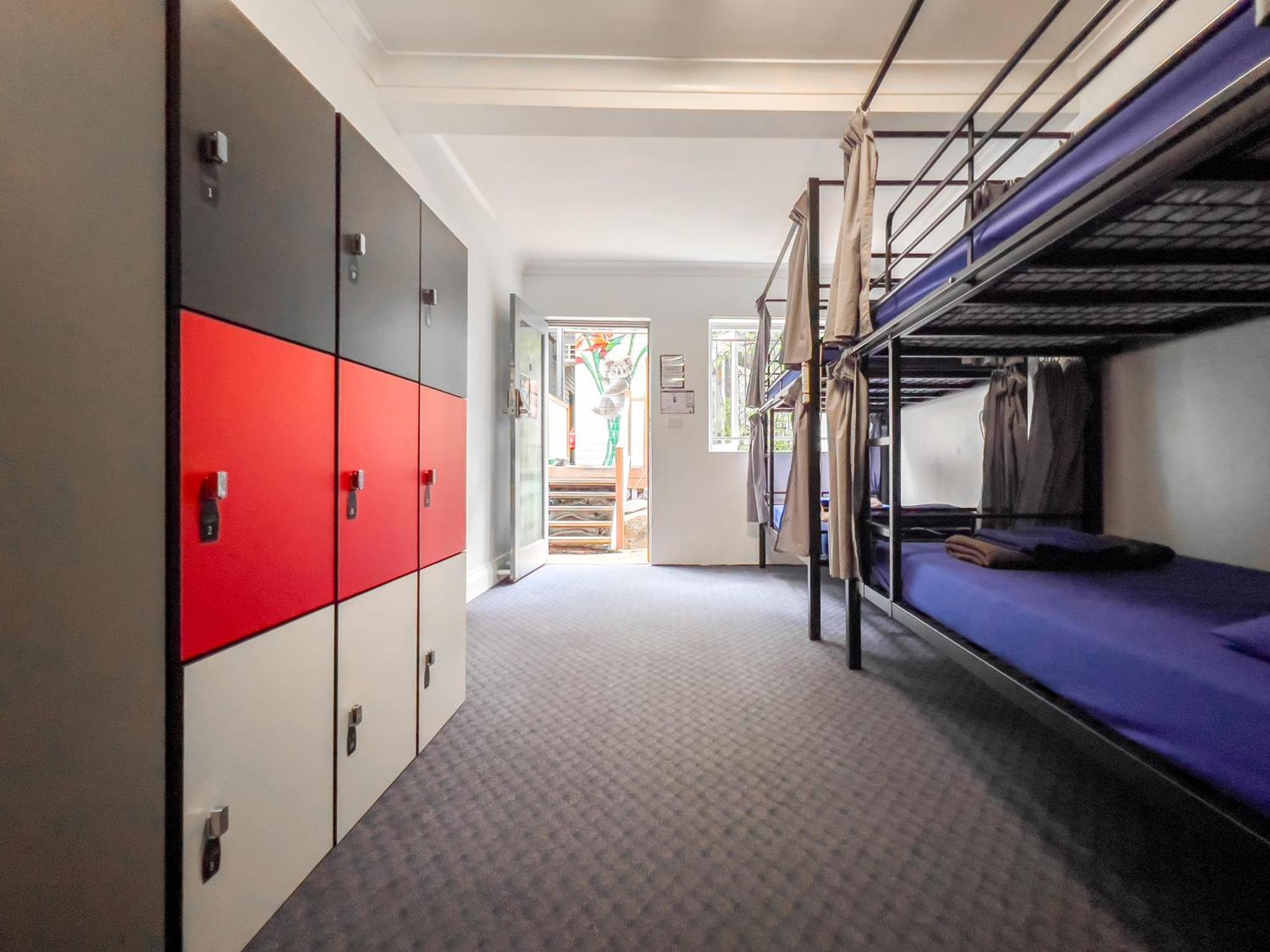 Somewhere To Stay Backpackers Brisbane Room photo