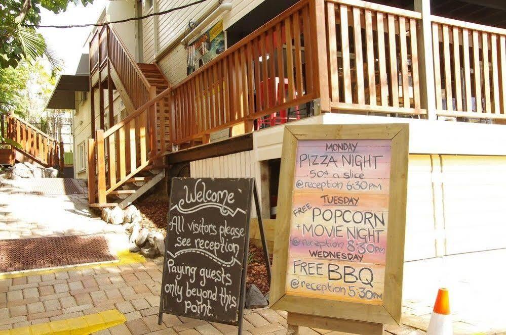 Somewhere To Stay Backpackers Brisbane Exterior photo